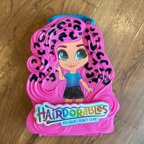 Set of 3 Hairdorable Dolls with One Carrying Case - Picture 2 of 13